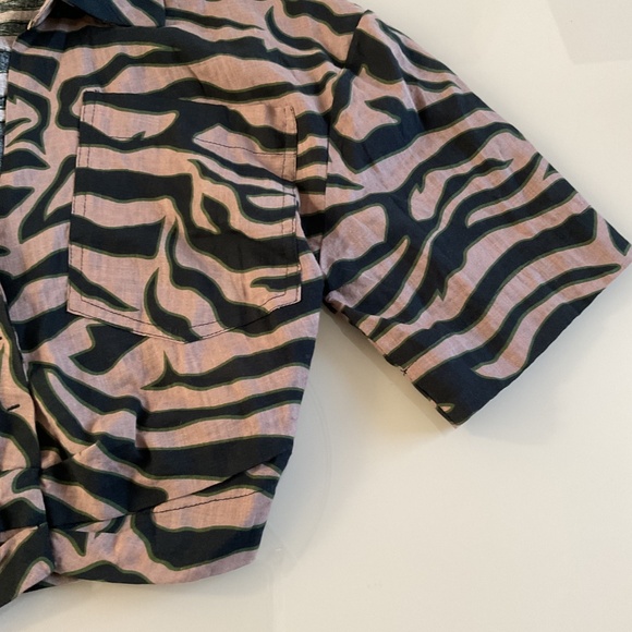 Emory Park Open Blouse - Picture 2 of 4